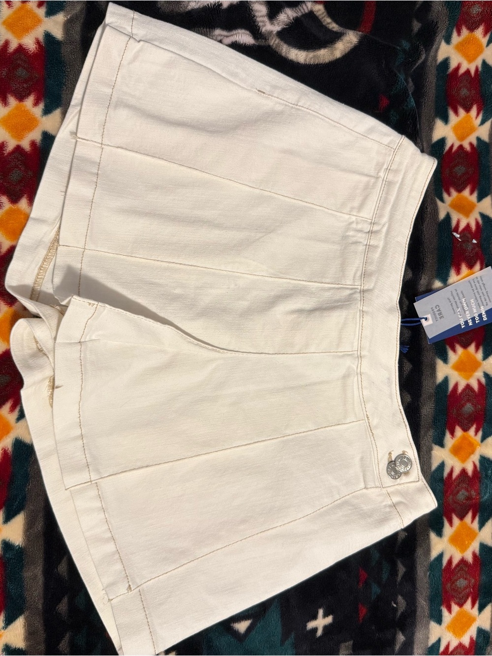 Love Tree White Women's Pleated Jean Shorts